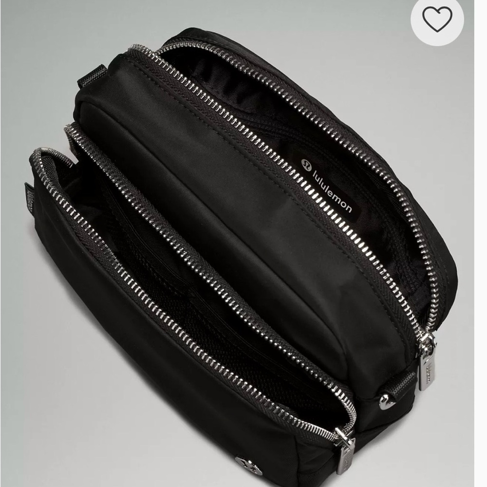 Lululemon Everywhere Crossbody Bag 2L
Metal Hardware - Picture 2 of 5